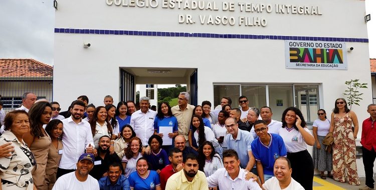 Governo do Estado fortalece educação e segurança em Apuarema com entrega de equipamentos