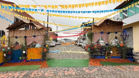 Ibirataia entra no clima de festa com moradores enfeitando as ruas para o concurso “Na Minha Rua Tem Arraiá!”.
