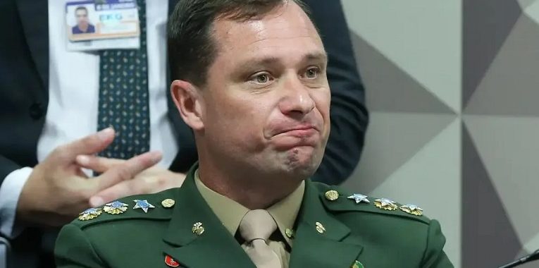Mauro Cid diz ao STF que Bolsonaro recebeu, leu e pediu alterações na minuta do golpe