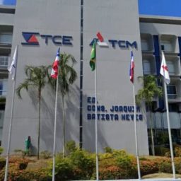 Prefeito é punido pelo Tribunal de Contas por uso de cores partidárias