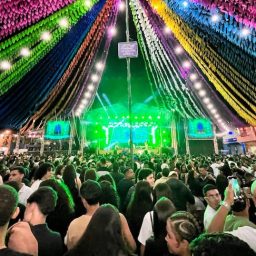 Ibirataia: Terceira noite do São João Raiz mistura tradição, alegria e grandes shows