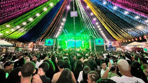Ibirataia: Terceira noite do São João Raiz mistura tradição, alegria e grandes shows