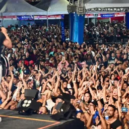 Bell Marques e Toque Dez encerram Ibirapedro 2025 em Ibirapitanga