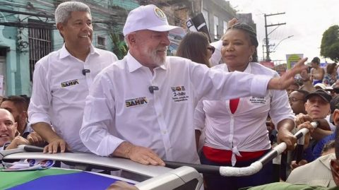 Lula participa do Dois de Julho pelo quarto ano consecutivo