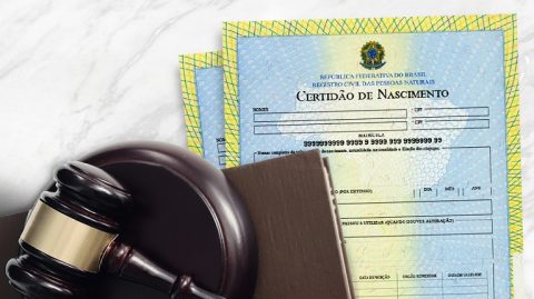 Mulher consegue autorização na justiça para retificação do nome