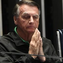 PF faz buscas na casa de Jair Bolsonaro, que terá que usar tornozeleira eletrônica