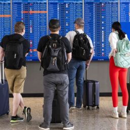Turistas preocupados com a ira de Trump cancelam viagens aos EUA