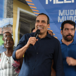 Bruno Reis celebra multidão no Largo de Roma em dia de Santa Dulce