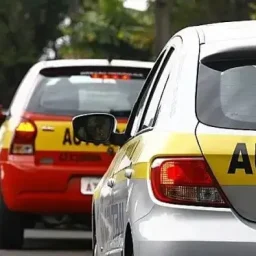 Governo estuda liberar CNH sem aulas obrigatórias em autoescolas
