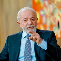 Lula diz a Kassab que centrão pode pagar preço ao atuar contra o país