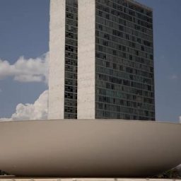 Parlamentares voltam aos trabalhos no Congresso Nacional nesta segunda (4)