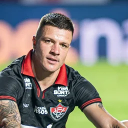 Rodada castiga e Vitória cai para o Z-4 com goleada histórica do Vasco