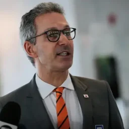 Romeu Zema lança pré-candidatura à Presidência em 2026 com críticas a Lula e STF