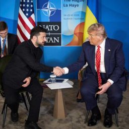 Ucrânia decidirá que território negociar com Putin, afirma Trump