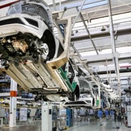 Montadoras alertam Lula sobre demissões em massa por causa de benefícios à BYD