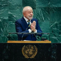 Após ataques, Donald Trump faz elogio a Lula e projeta reunião em breve