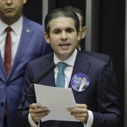 Hugo Motta articula alternativa à anistia que poderia reduzir pena de Bolsonaro em até oito anos