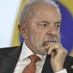 Lula minimiza desembarque do centrão, mas aliados reconhecem dificuldades no Congresso