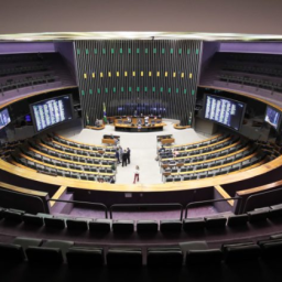 Rejeição à PEC da Blindagem domina redes sociais com 83% de críticas, aponta Quaest