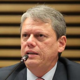 Tarcísio cancela viagem à Brasília após Centrão travar articulações pela anistia