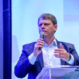 O Globo: Tarcísio desiste de candidatura e já tem nome para apoiar à presidência