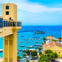 Turismo na Bahia cresce acima da média nacional e lidera Nordeste em 2025