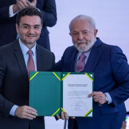Após PP, União Brasil pune ministro que se negou a deixar o governo Lula