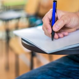 Governo federal anuncia investimento de R$ 108 milhões em cursinhos populares