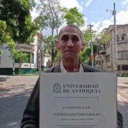 Homem que viveu mais de 25 anos nas ruas realiza sonho e se forma em Direito aos 70