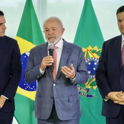 Lula discute pautas do governo em encontro com Motta e Alcolumbre