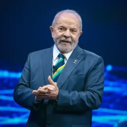 Lula vence todos os adversários no segundo turno em 2026, diz pesquisa