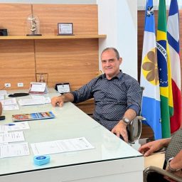 Ibirataia: Prefeito Sandro Futuca recebe presidente estadual da Democracia Cristã em seu gabinete