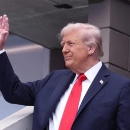 Presidente dos Estados Unidos anuncia data de evento do UFC na Casa Branca