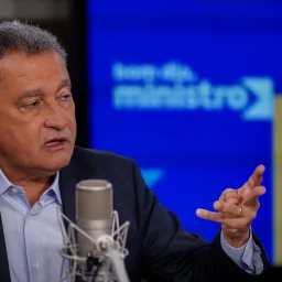 Rui Costa tem ligação tensa com Cláudio Castro após operação no Rio, diz site