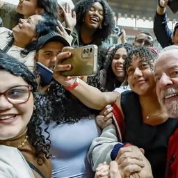 Lula: educação e política são pilares para país ter um futuro melhor