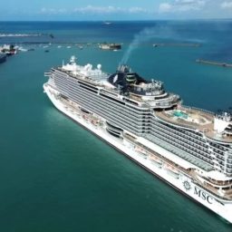Temporada de cruzeiros 2025/2026 deve atrair mais de 260 mil turistas ao litoral baiano