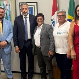 Autoescolas pedem ajuda de Lira contra fim de aulas obrigatórias para tirar CNH