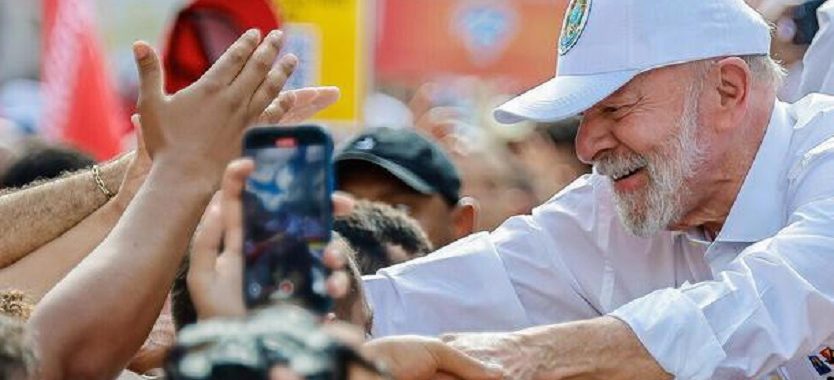 Lula continua favorito e deve recuperar popularidade até julho, diz Eurasia