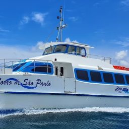 Travessia Salvador–Morro de São Paulo tem alta demanda e embarcações lotadas neste fim de semana