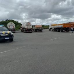 PRF Intensifica Fiscalização de Produtos Perigosos em Simões Filho (BA)