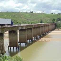 Saiba quando ônibus e caminhões serão liberados na ponte sobre o Rio Jequitinhonha