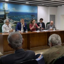 Futuro do cacau brasileiro domina sessão plenária da Associação Comercial da Bahia