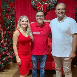 Ibirataia: Gestão Municipal prestigia ornamentação natalina na Praça Basílio Miguel de Souza