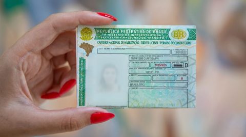 Baianos já economizaram 217,9 milhões com gratuidade do curso teórico para CNH