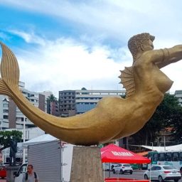 Sereia do Rio Vermelho é restaurada dias antes dos festejos de Iemanjá