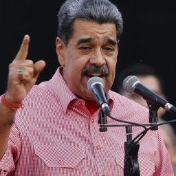Suposto ataque dos EUA na Venezuela: Maduro evita confronto e fala em ‘conversa’ com Washington