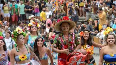 Brasil recebe 300 mil turistas estrangeiros no carnaval e bate recorde, estima Embratur