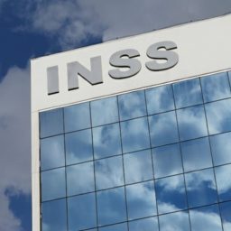 INSS realiza mutirão para reduzir fila de perícias e do BPC