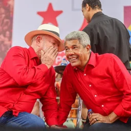 Lula deve assistir Carnaval em Salvador ao lado de Jerônimo no sábado