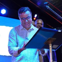 Prefeitura de Ibirataia sanciona lei que aplica o Piso Salarial Nacional do Magistério 2026